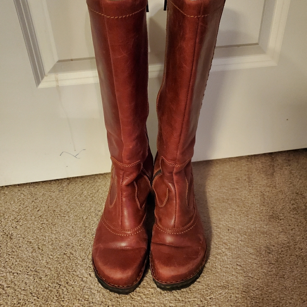 Boots - Picture 1 of 4